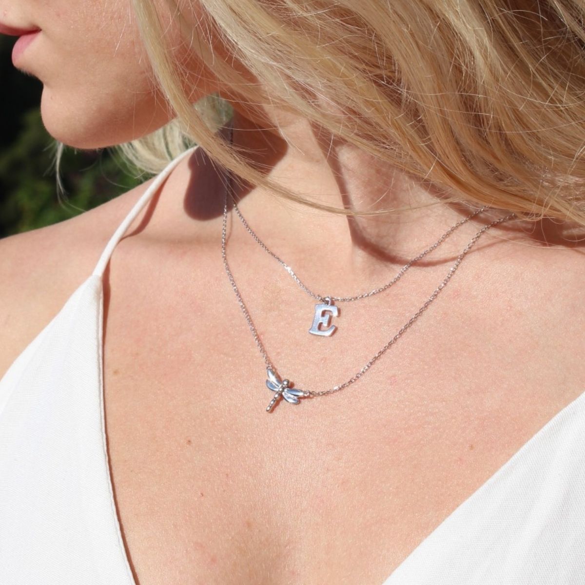 COLLAR PLATA LETRA E