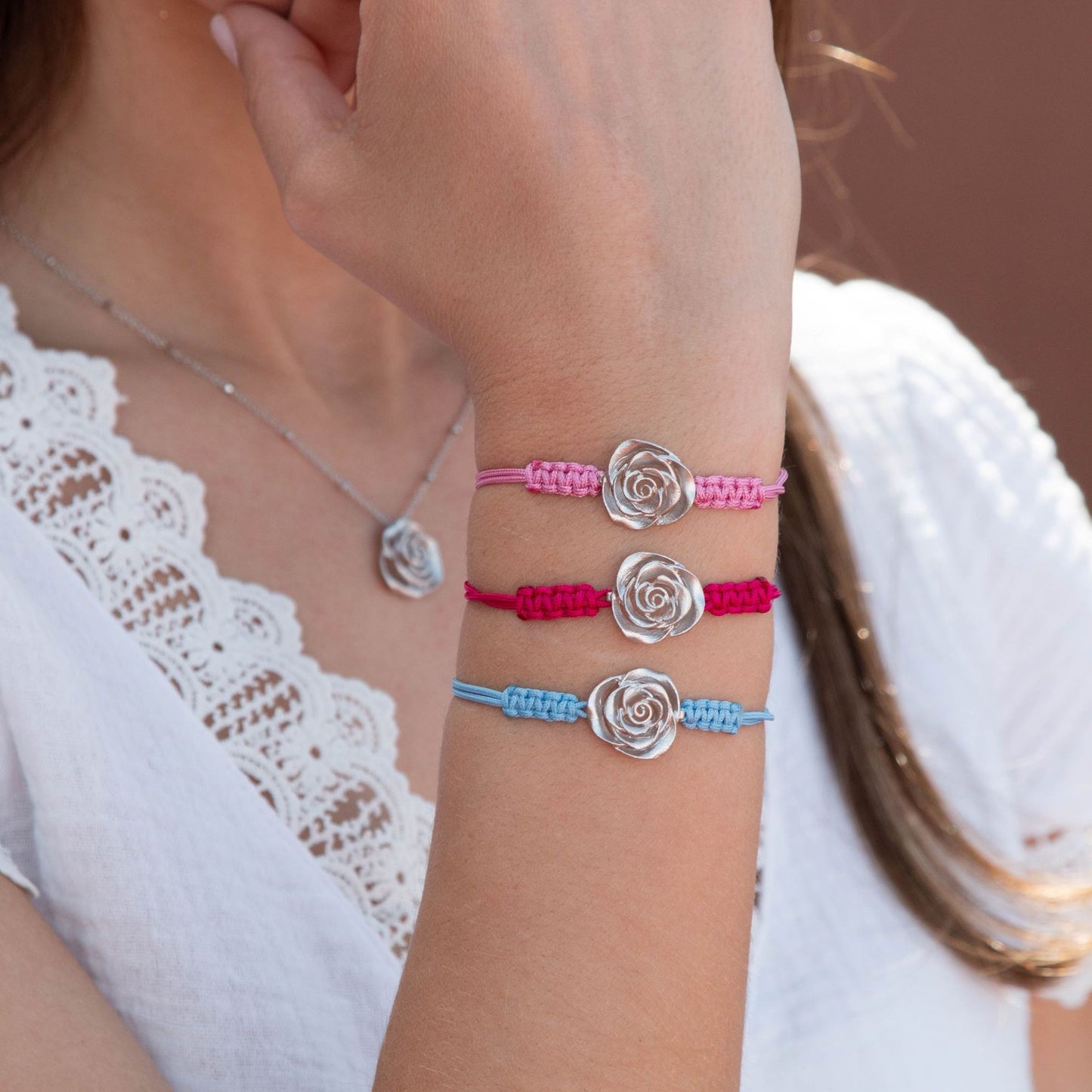 PULSERA MINI ROSA CON CORDON